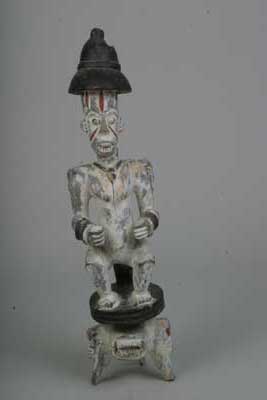 Urhobo (statue), d`afrique : Nigéria, statuette Urhobo (statue), masque ancien africain Urhobo (statue), art du Nigéria - Art Africain, collection privées Belgique. Statue africaine de la tribu des Urhobo (statue), provenant du Nigéria, 144/699.Statue Urhobo connue comme iphri(en Urhobo) représentant une femme de l