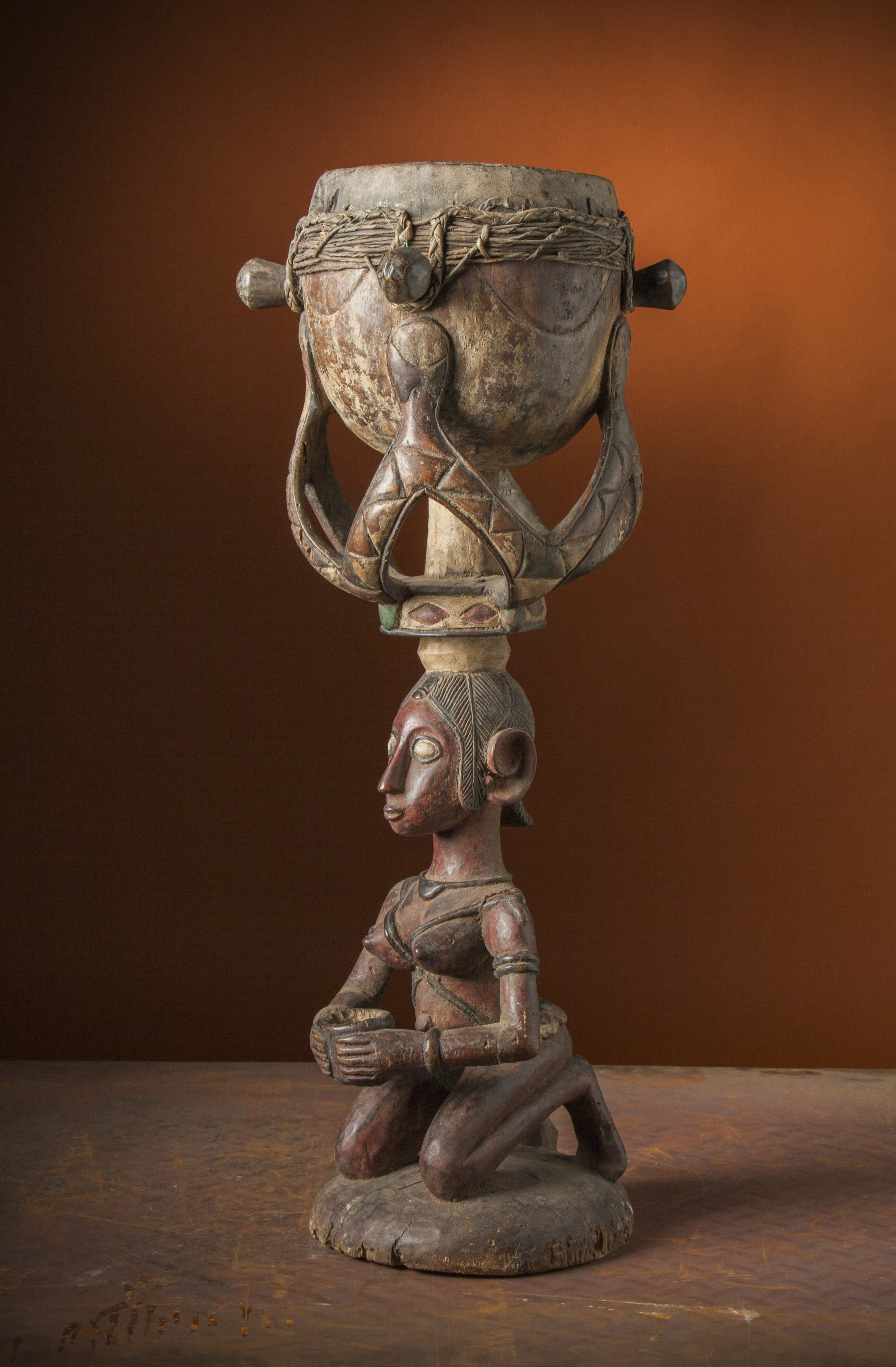 Baga, d`afrique : GuinÃ©e, statuette Baga, masque ancien africain Baga, art du GuinÃ©e - Art Africain, collection privÃ©es Belgique. Statue africaine de la tribu des Baga, provenant du GuinÃ©e, 1753:Tambour Baga.Il reprÃ©sente une femme  ancÃªtre agenouillÃ©e tenant un rÃ©cipient devant soi et portant un tambour sur la tÃªte
(anc.col.Sylla lamceini 1974)

Baga trommel.Het stelt een geknielde voorouder voor die een pot voor zich houdt en de trommel op haar hoofd draagt.(oud col.Sylla lamceini 1974)








. art,culture,masque,statue,statuette,pot,ivoire,exposition,expo,masque original,masques,statues,statuettes,pots,expositions,expo,masques originaux,collectionneur d`art,art africain,culture africaine,masque africain,statue africaine,statuette africaine,pot africain,ivoire africain,exposition africain,expo africain,masque origina africainl,masques africains,statues africaines,statuettes africaines,pots africains,expositions africaines,expo africaines,masques originaux  africains,collectionneur d`art africain