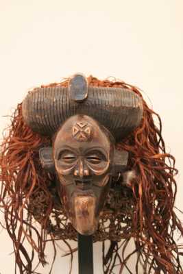 Ovimbundu- Tchokwe(masque), d`afrique : Rép.démoncratique du Congo., statuette Ovimbundu- Tchokwe(masque), masque ancien africain Ovimbundu- Tchokwe(masque), art du Rép.démoncratique du Congo. - Art Africain, collection privées Belgique. Statue africaine de la tribu des Ovimbundu- Tchokwe(masque), provenant du Rép.démoncratique du Congo., 1333/5255.Masque Tchokwe-Ovimbundu.25cm.h., d
