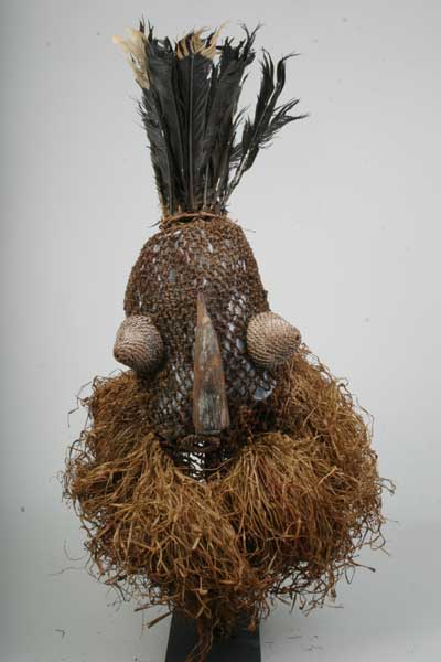 Pende(masque), d`afrique : Rép. dém. Congo (Zaire), statuette Pende(masque), masque ancien africain Pende(masque), art du Rép. dém. Congo (Zaire) - Art Africain, collection privées Belgique. Statue africaine de la tribu des Pende(masque), provenant du Rép. dém. Congo (Zaire), (813)Masque Ba-Pende.Le danseur revêtu du costume et du masque est devenu l
